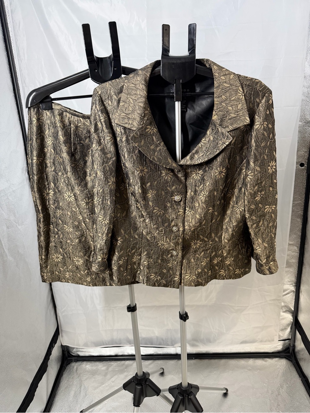 Virgo Womens 2pc Sz 18 Black & Pale Metallic Gold Skirt Suit Blazer Church Offic